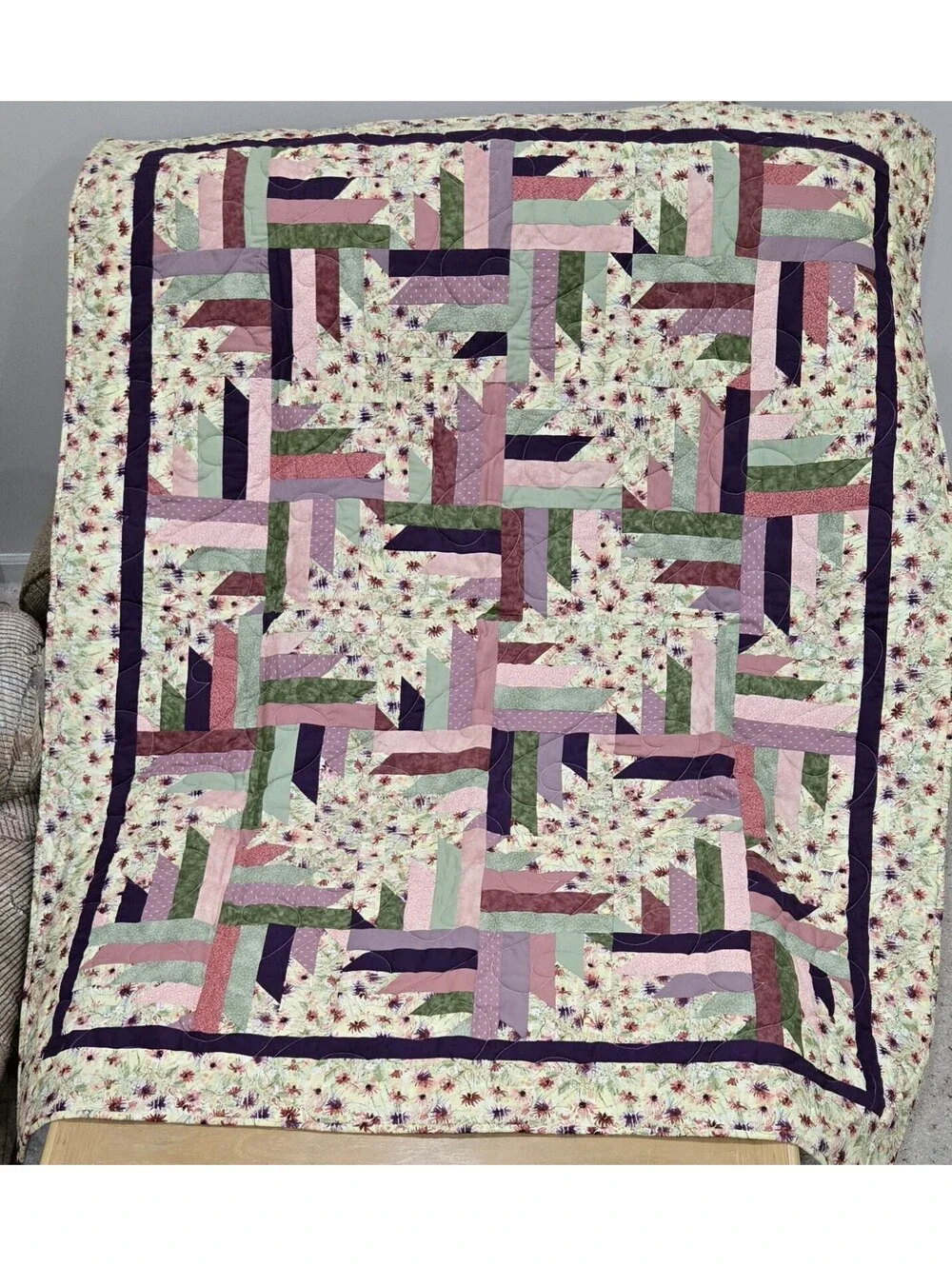 QUILT - HANDMADE - SAWBLADE PATTERN - LT GREEN WITH FLOWERS
